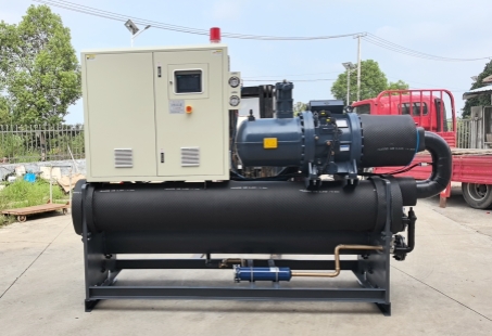 Ежедневная поставка | Винтовой чиллер с водяным охлаждением мощностью 340 кВт готов к отгрузке